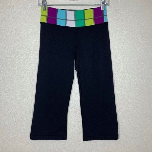 Lululemon Size 4 Reversible Yoga Groove Cut Leggings - Picture 6 of 10